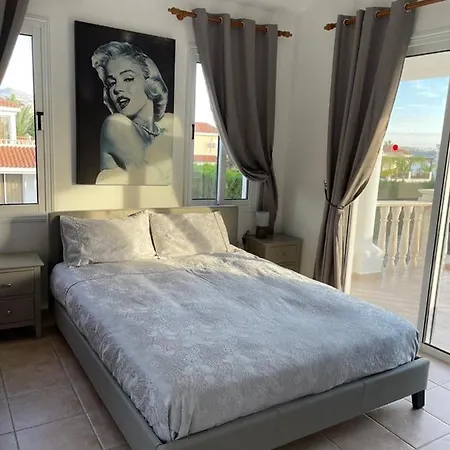 Kristin, Coral Bay * Пейя