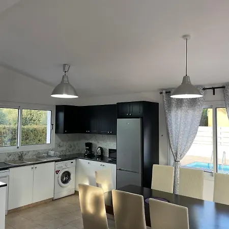 Kristin, Coral Bay Вилла