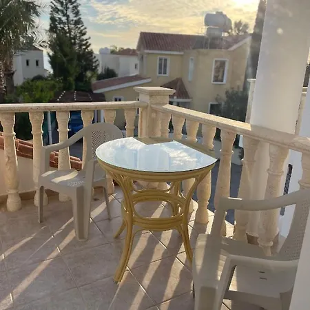 Kristin, Coral Bay Villa *