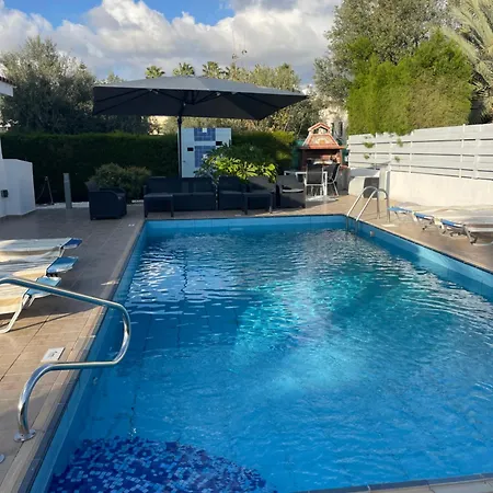 Kristin, Coral Bay Villa *