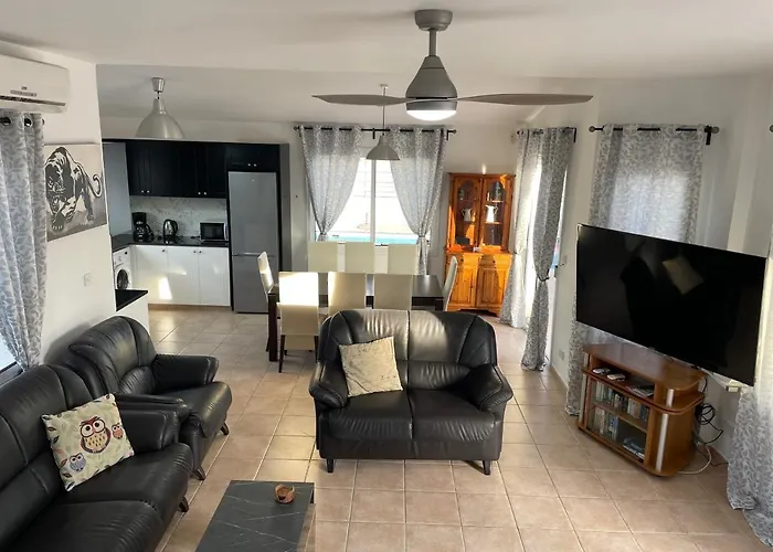 Kristin, Coral Bay * Peyia