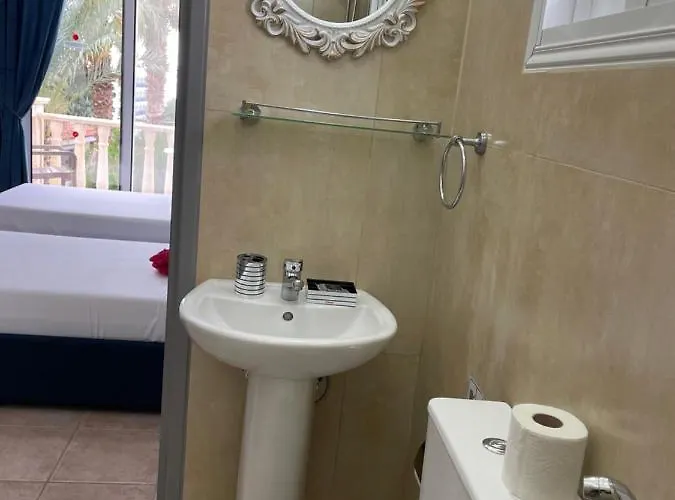 Kristin, Coral Bay Peyia