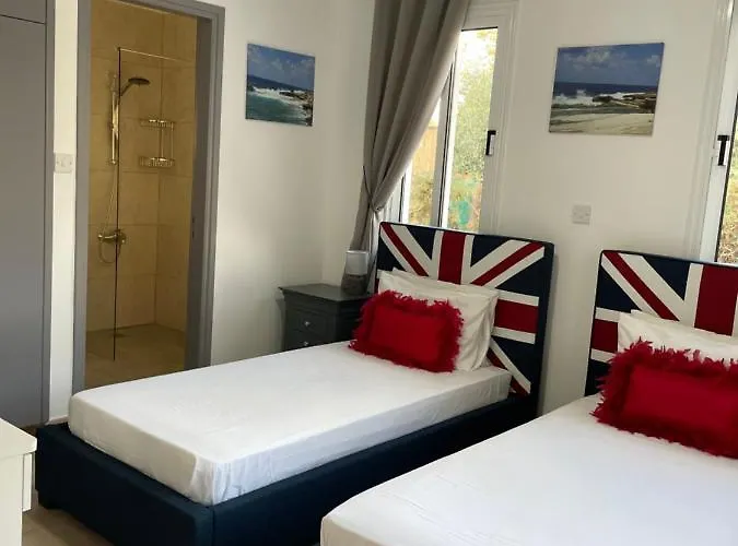 Kristin, Coral Bay Villa *